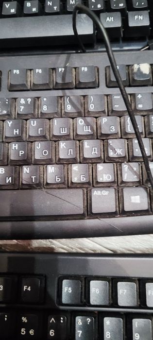 Разом 2 б.у клавіатури і 4 нові