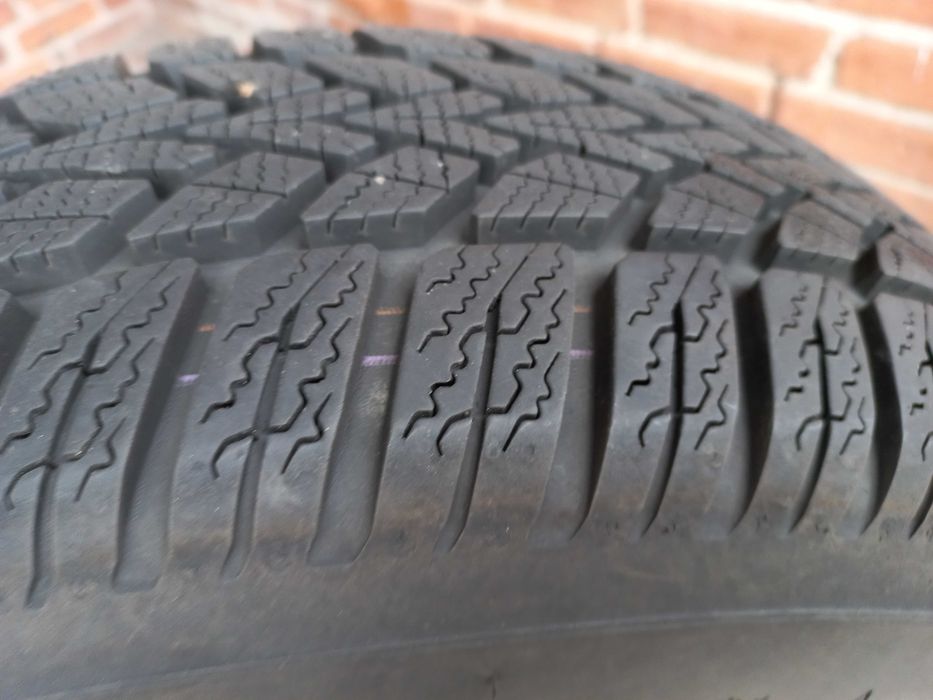 Зимова гума на дисках 195/65 R15
