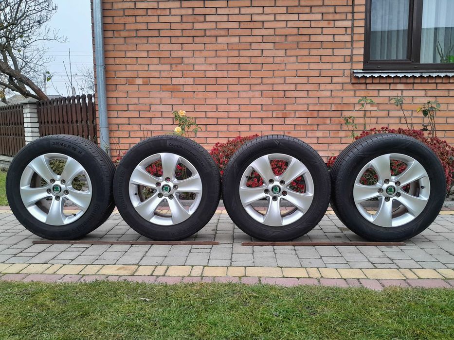 диски Skoda r16 5x112 j7 et45 dia 57.1 літні шини 215 60 nokian 2020р