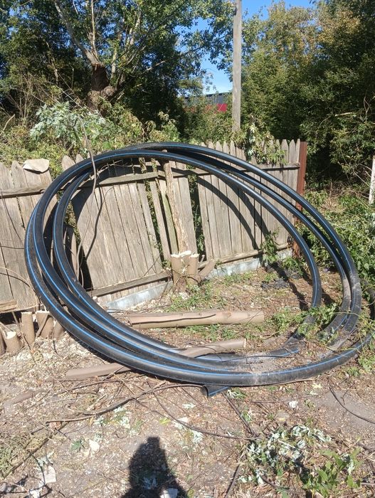 водопроводу трубу пластикову 70 мм