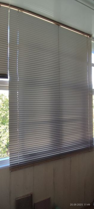Жалюзі алюмінієві горизонтальні.