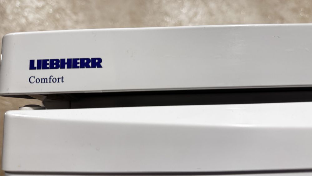 Холодильник/ офісний/ з морозильною камерою Liebherr T 1414