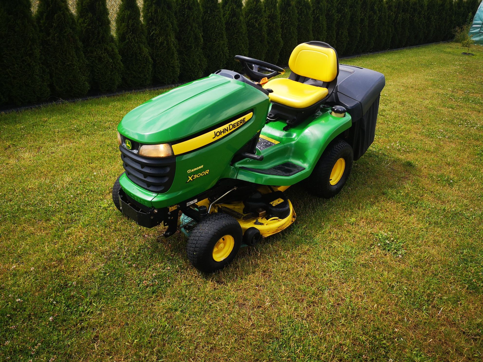 Sprzedam Traktorek kosiarka John Deere X 300 R