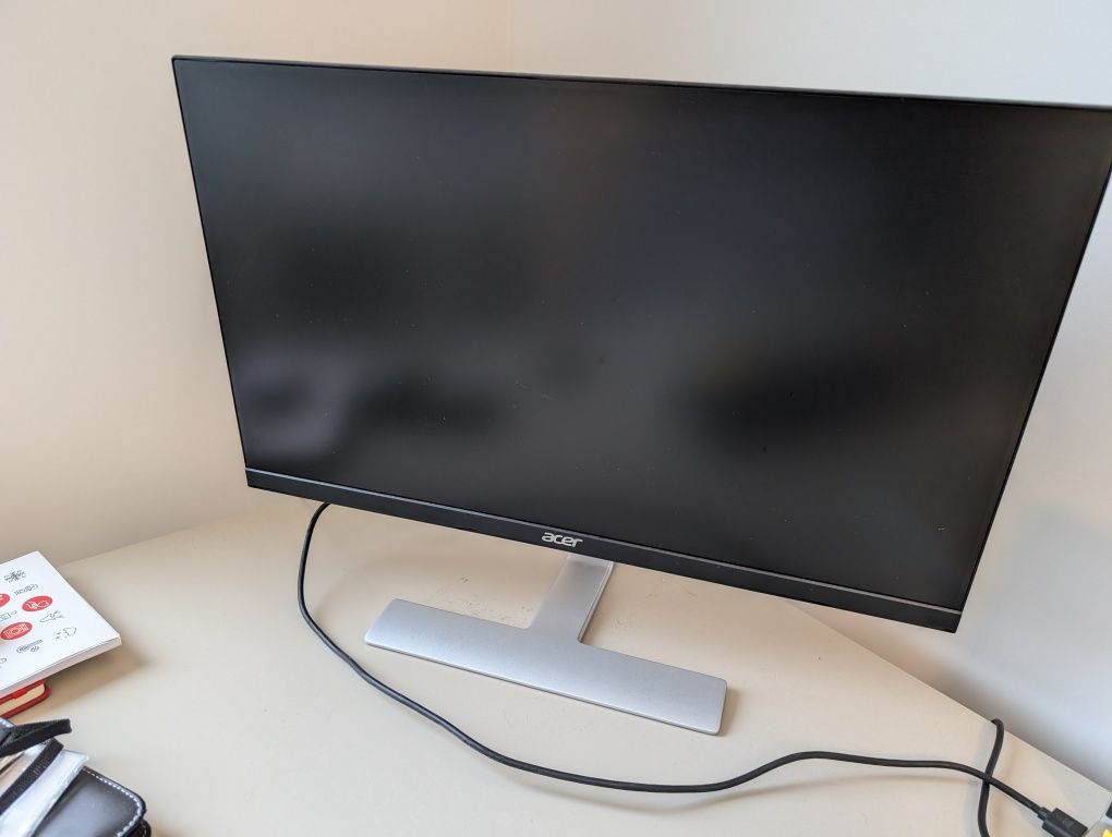 Monitor RT240Y stan idealny