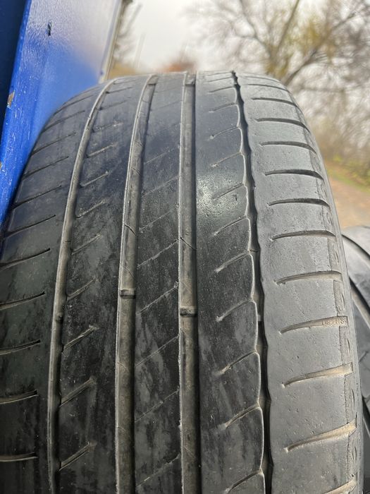 Продам шини 215/50 R17