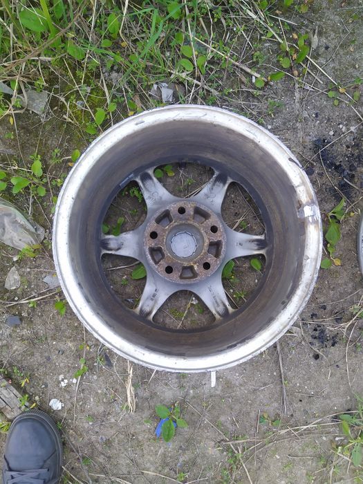 Продам діскі на BMW e28 7J R15 5-120 BORBET GERMANY 600  грн одиниця.