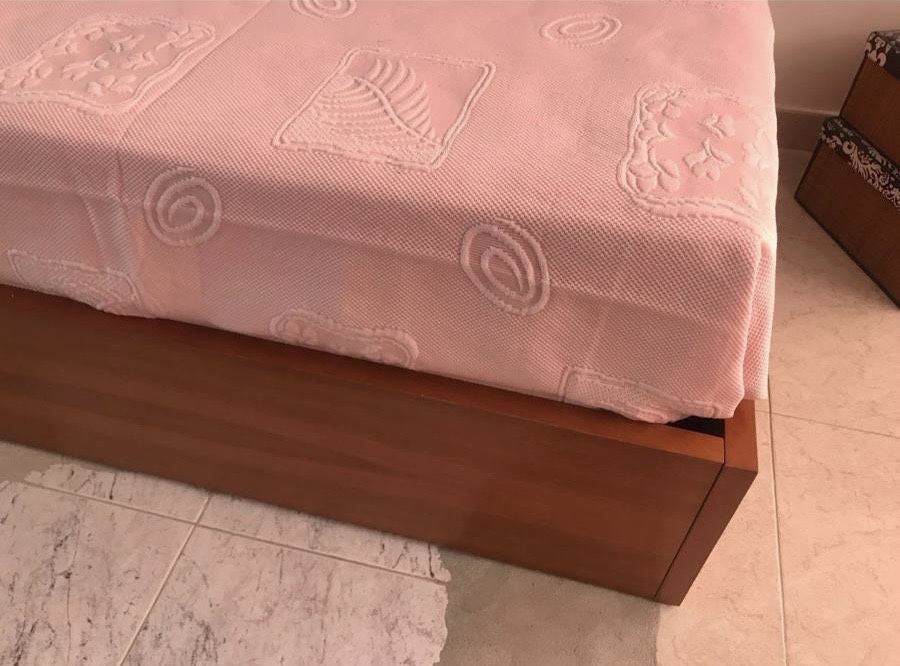 Cama em cerejeira
