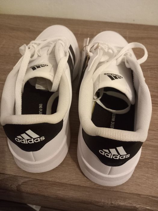 Męskie buty firmy adidas