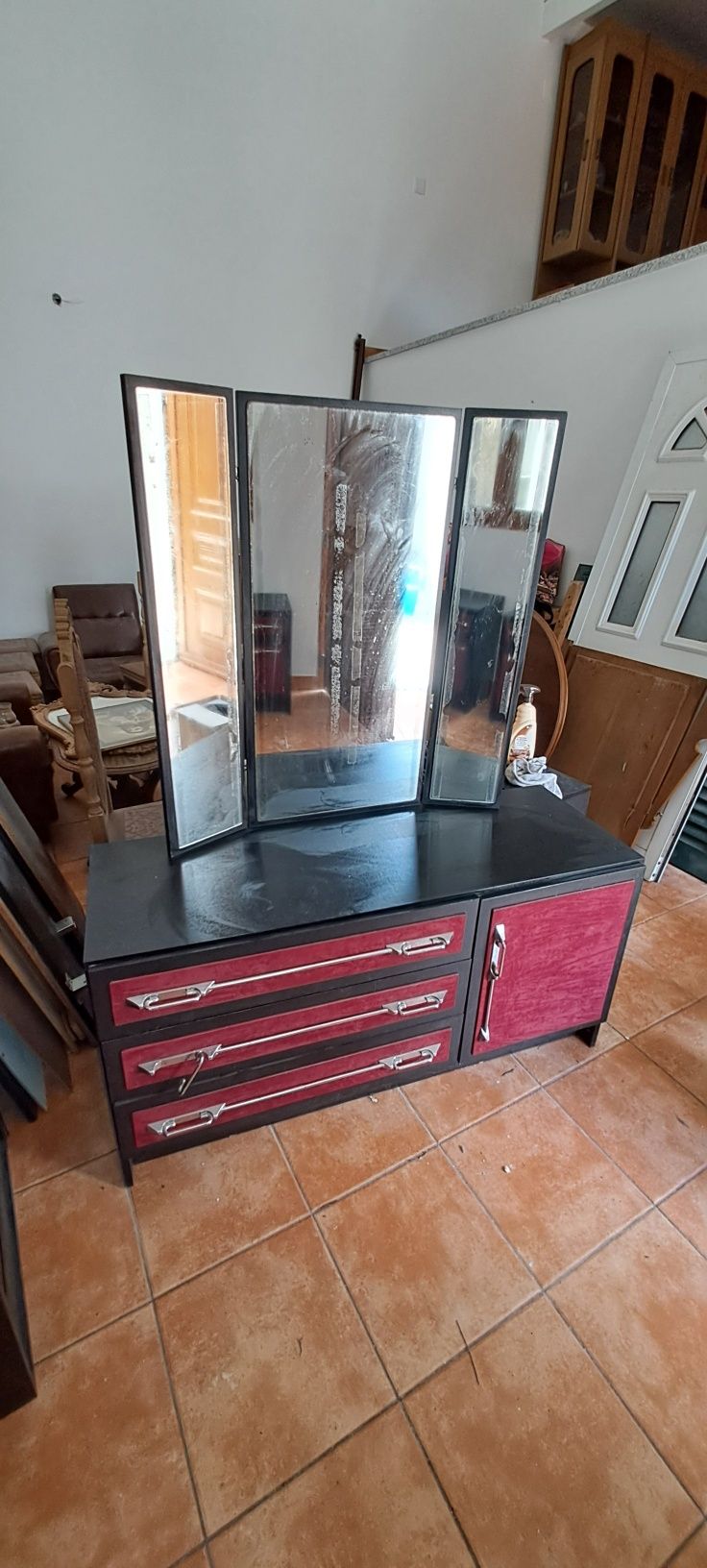 Quarto inteiro para despachar
