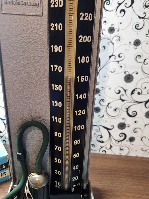 Esfigmomanómetro (Medidor de pressão arterial) de coluna de mercúrio