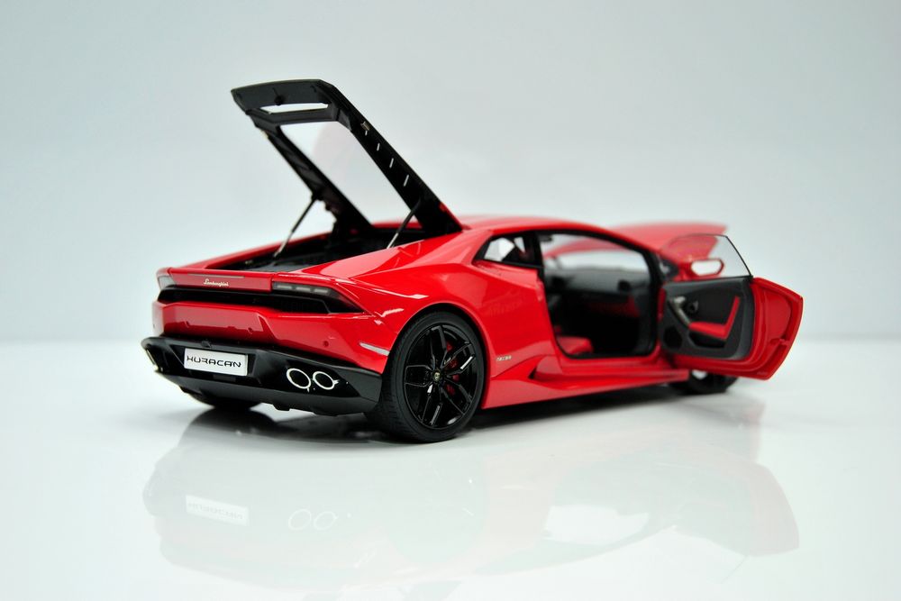 1/18 модель Lamborghini Huracan LP610-4 AUTOart