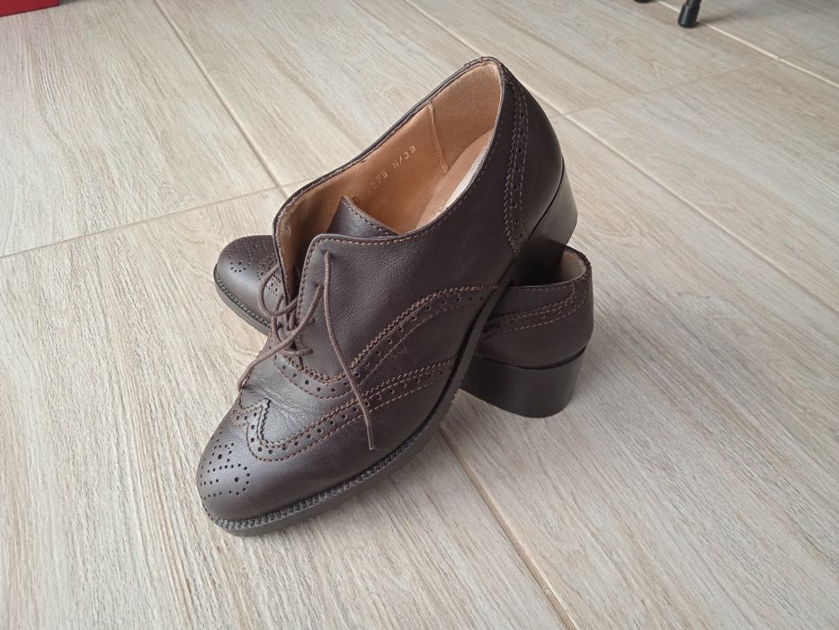 Buty damskie wiosenne brązowe skórzane mokasyny lordsy 39