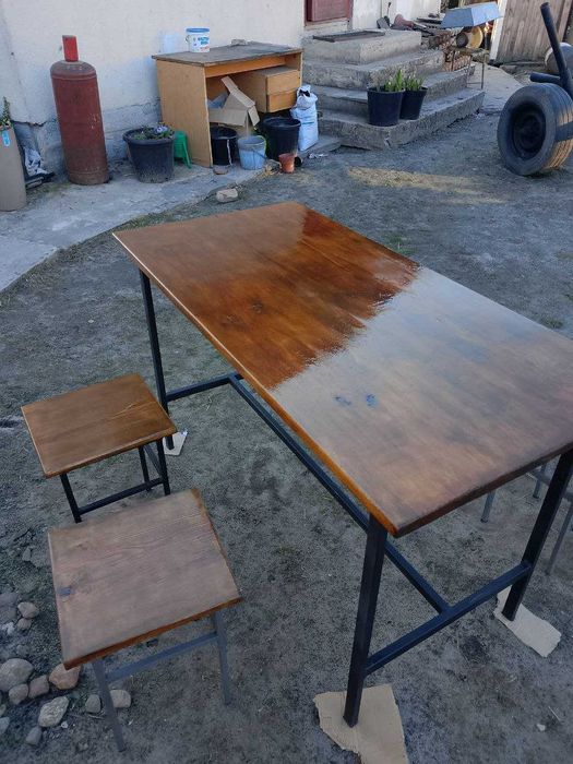 продам кухоний стіл і стільці металеві