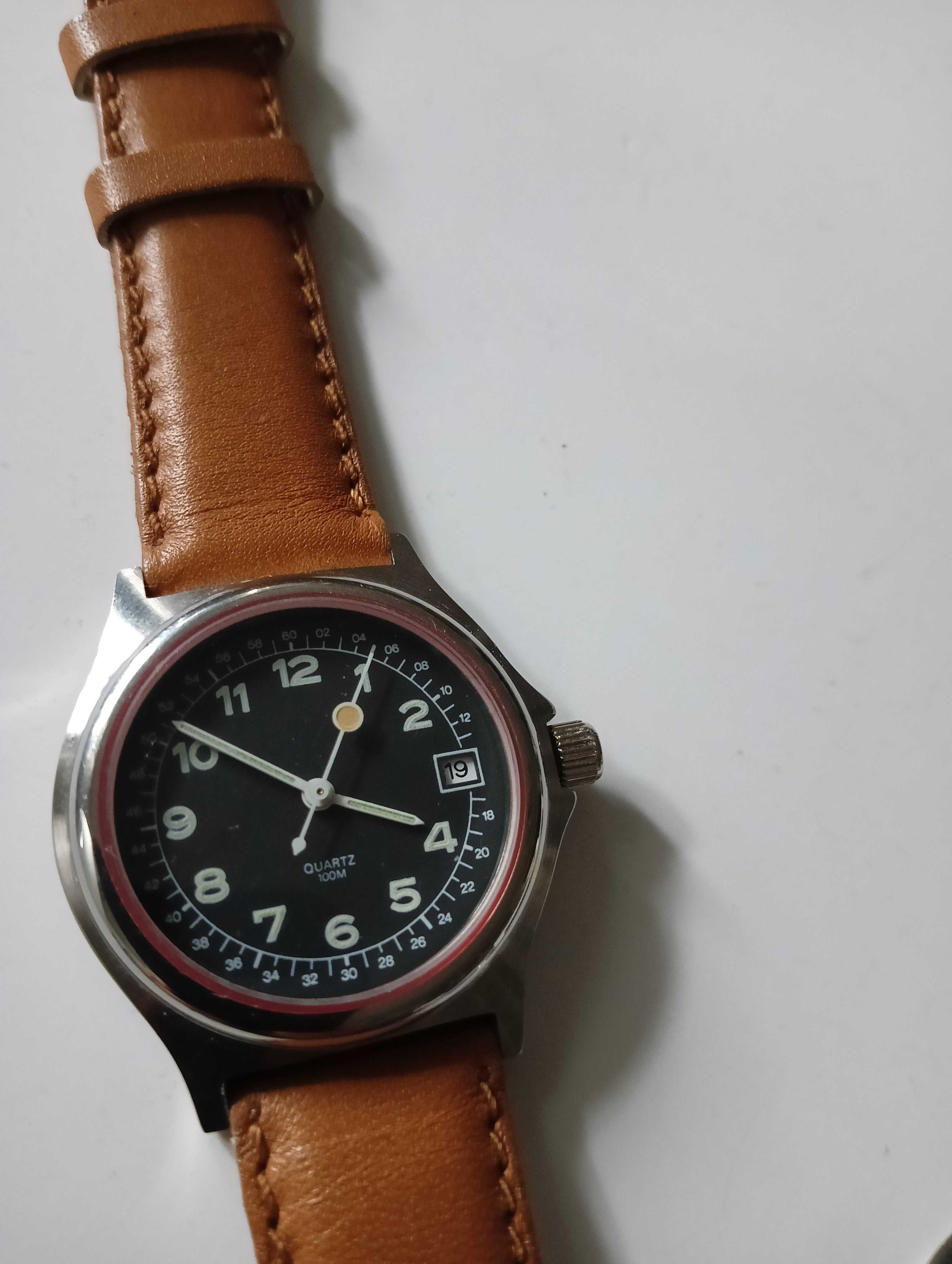 Military vintage watch-quartz