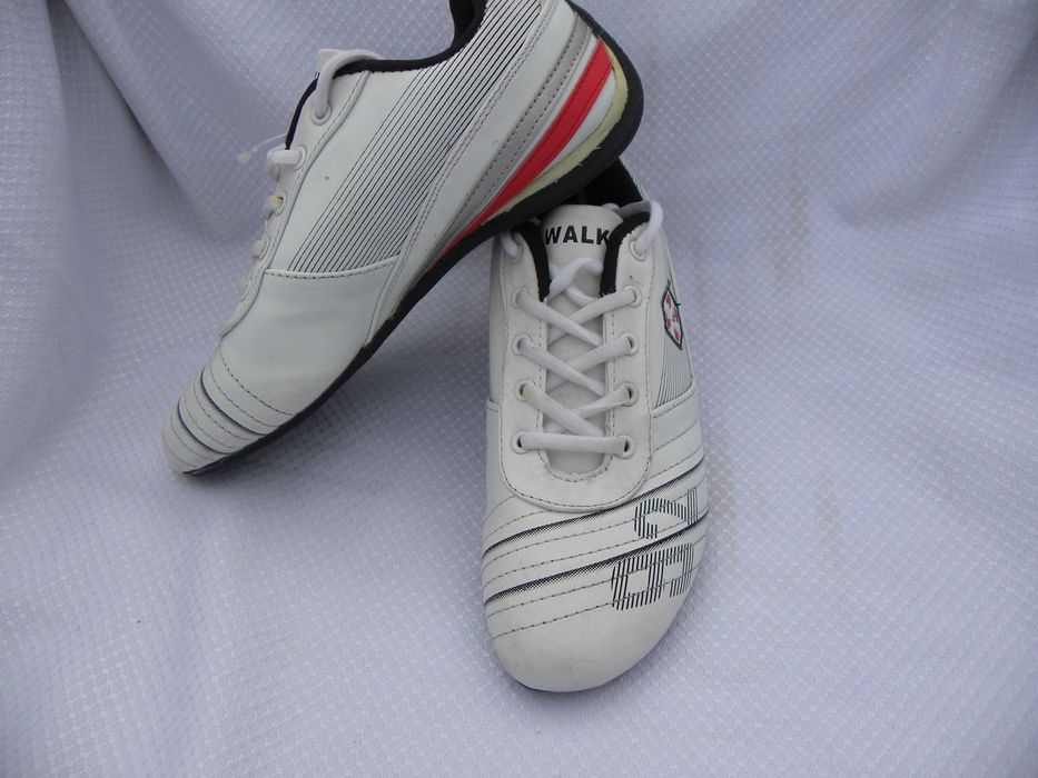 Buty sportowe dziecięce młodzieżowe rozmiar 39 wiązane