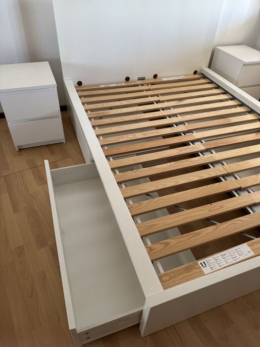 Cama de casal c/mesinhas 200x140