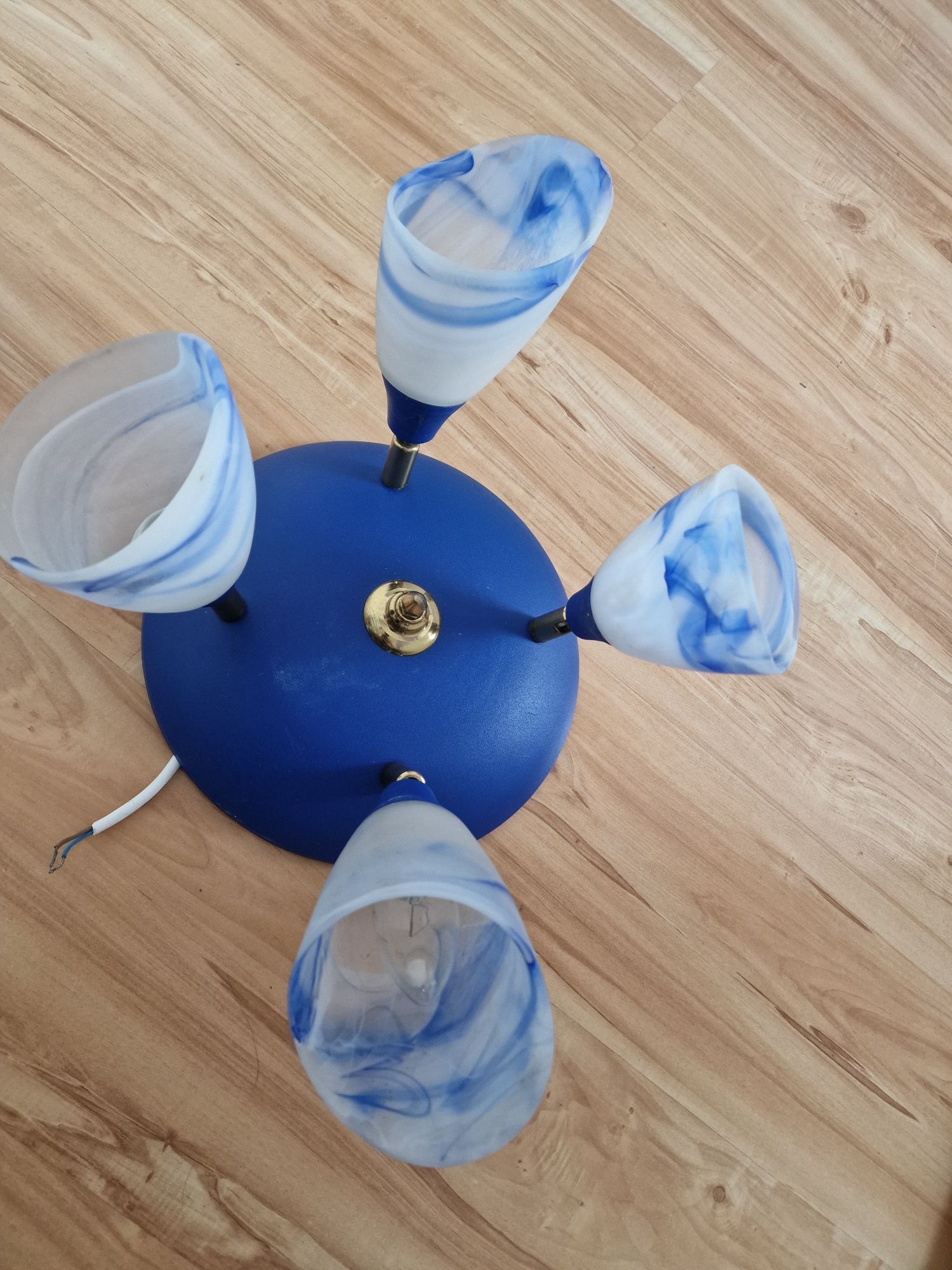 Lampa sufitowa niebieska