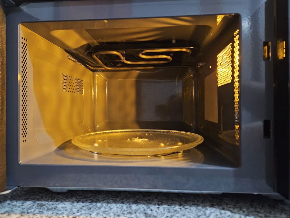 Microondas com pouco uso