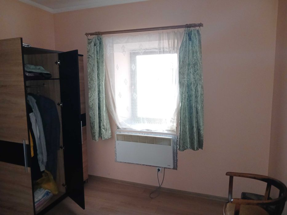 Зручний двохкімнатний будинок в центрі Берегова