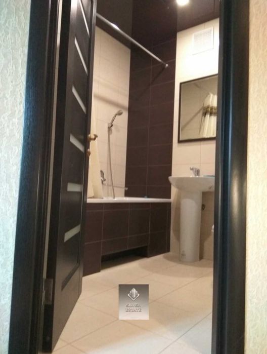 Сучасна 1к квартира в центрі міста.