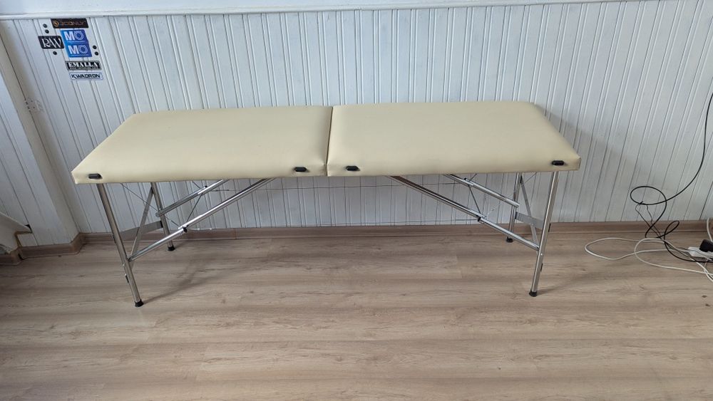 Продам кушетку в гарному стані