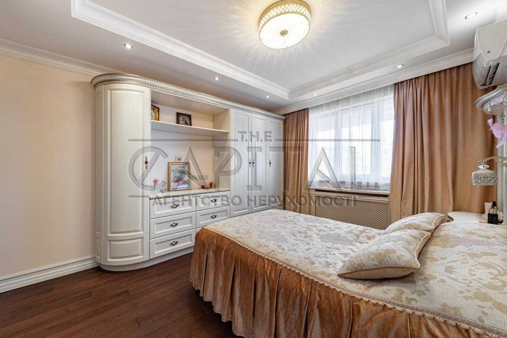 ОРЕНДА Бізнес-клас на висоті: стильна 3-к 108м2 з авторським ремонтом