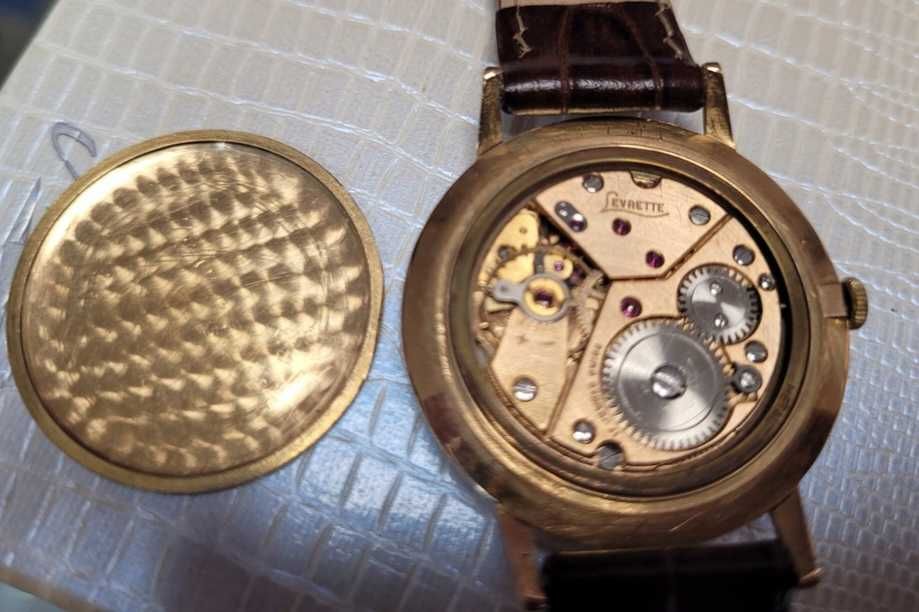 Złoty zegarek Levrette 18k