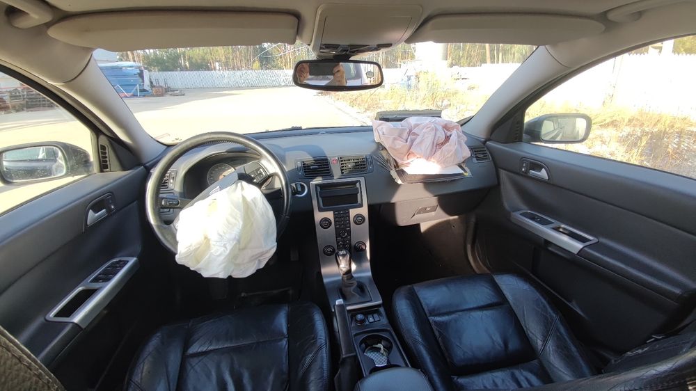 Volvo V50 2.0D 136cv Turbo Diesel 2005

Vendido como um todo, e não em