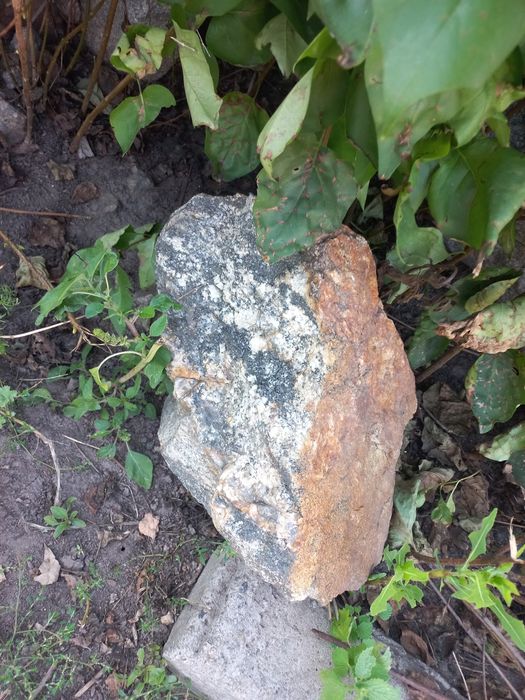 Продам камінь сірий