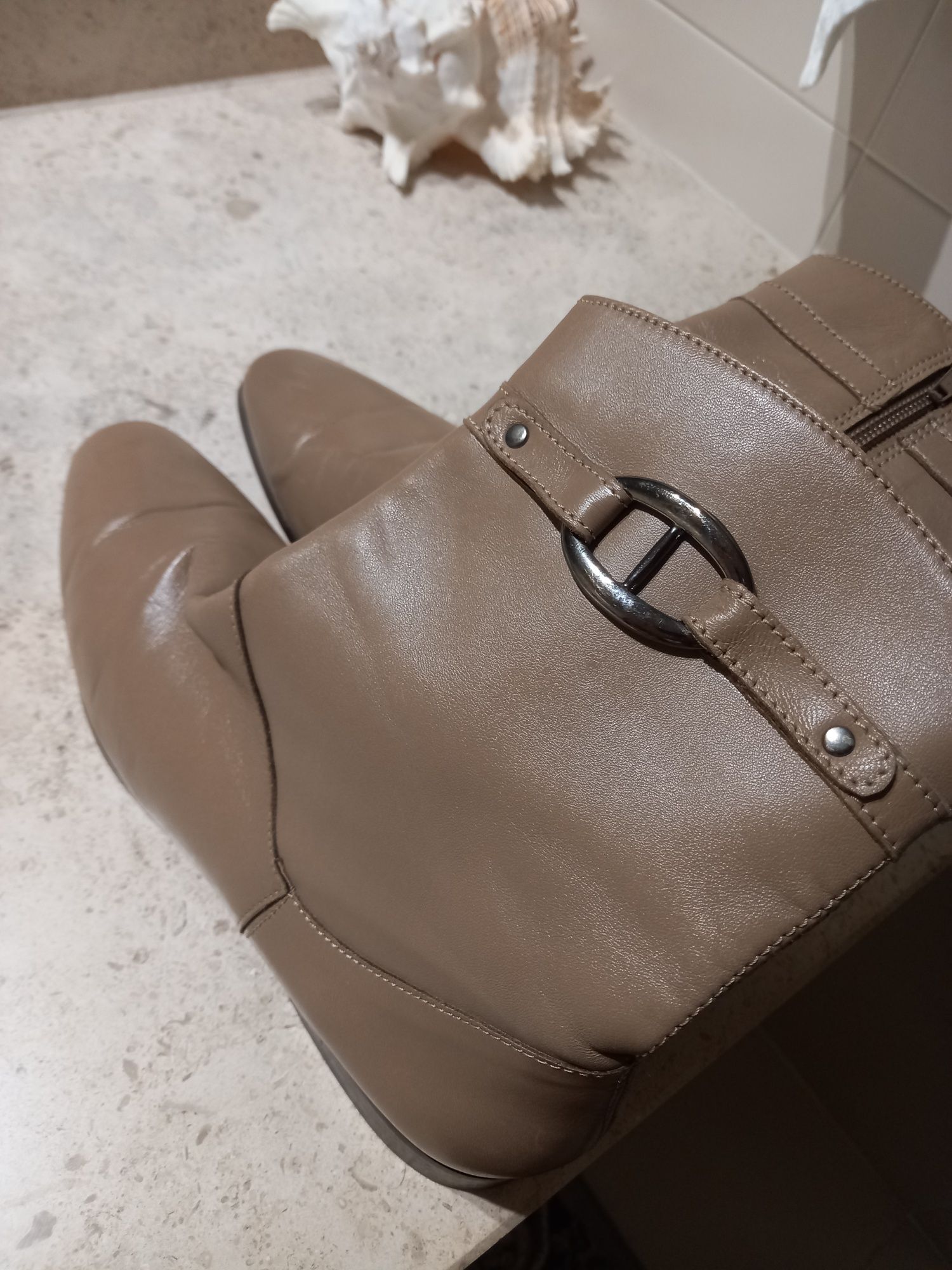 Botins todos em pele
