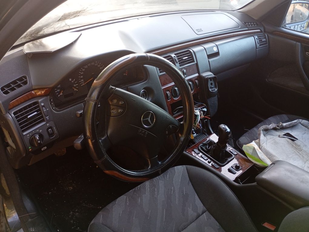 Mercedes c220 CDI 99 peças
