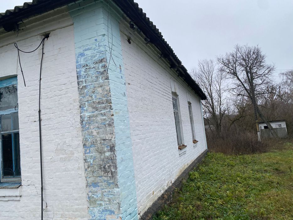 Нежитлове приміщення під офіс/ супермаркет в центрі села