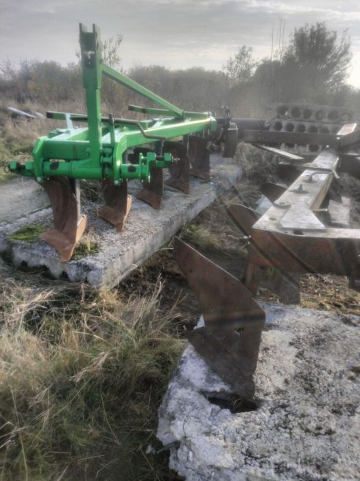 Продам плуг майже новий