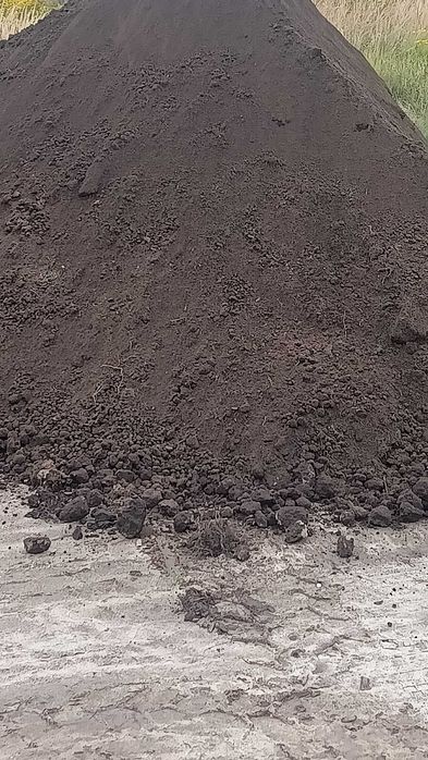 Ziemia ogrodowa/ Czarnoziem.