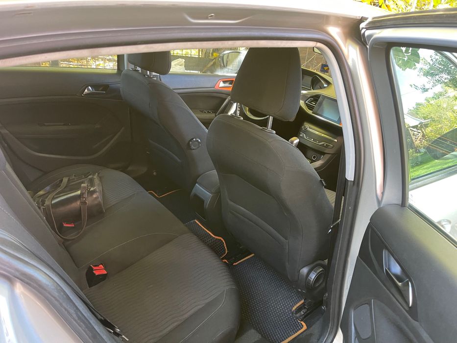 Продам автомобіль Пежо 308 2016