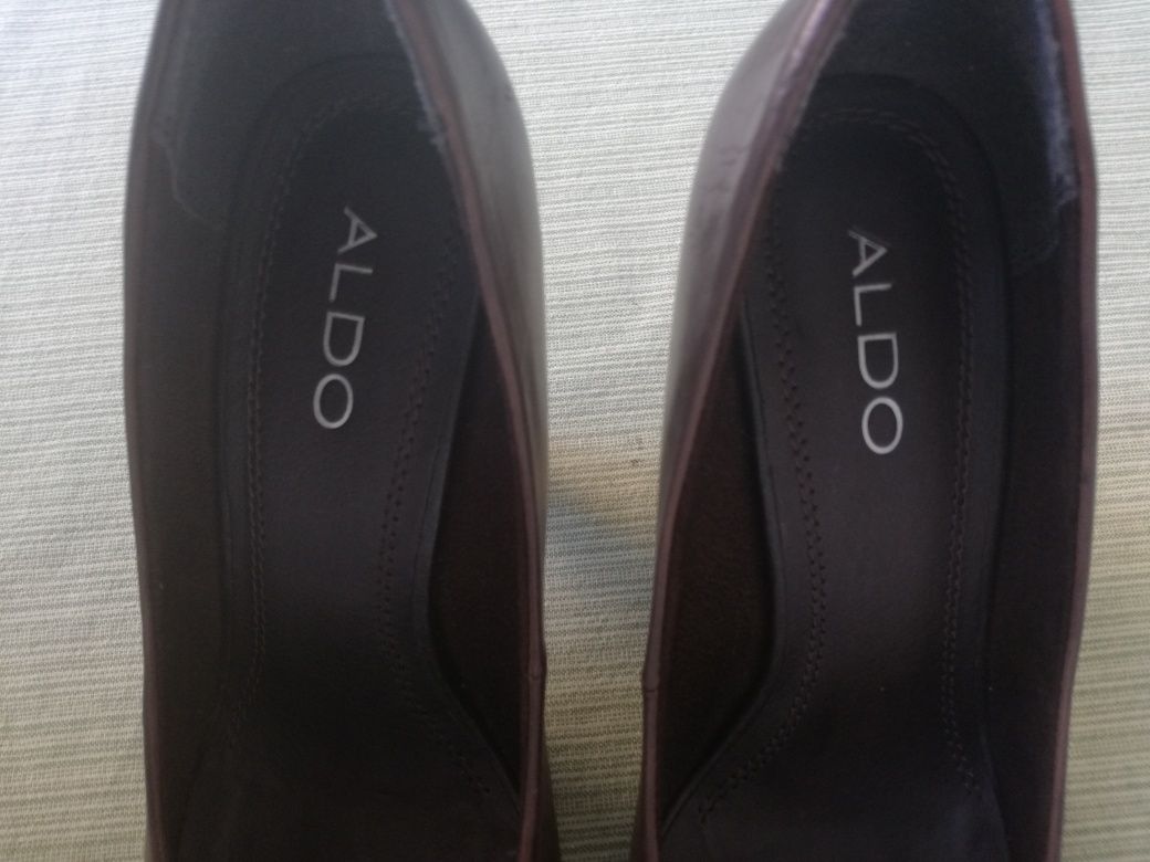 Sapatos Aldo novos, castanho escuro, tamanho 36