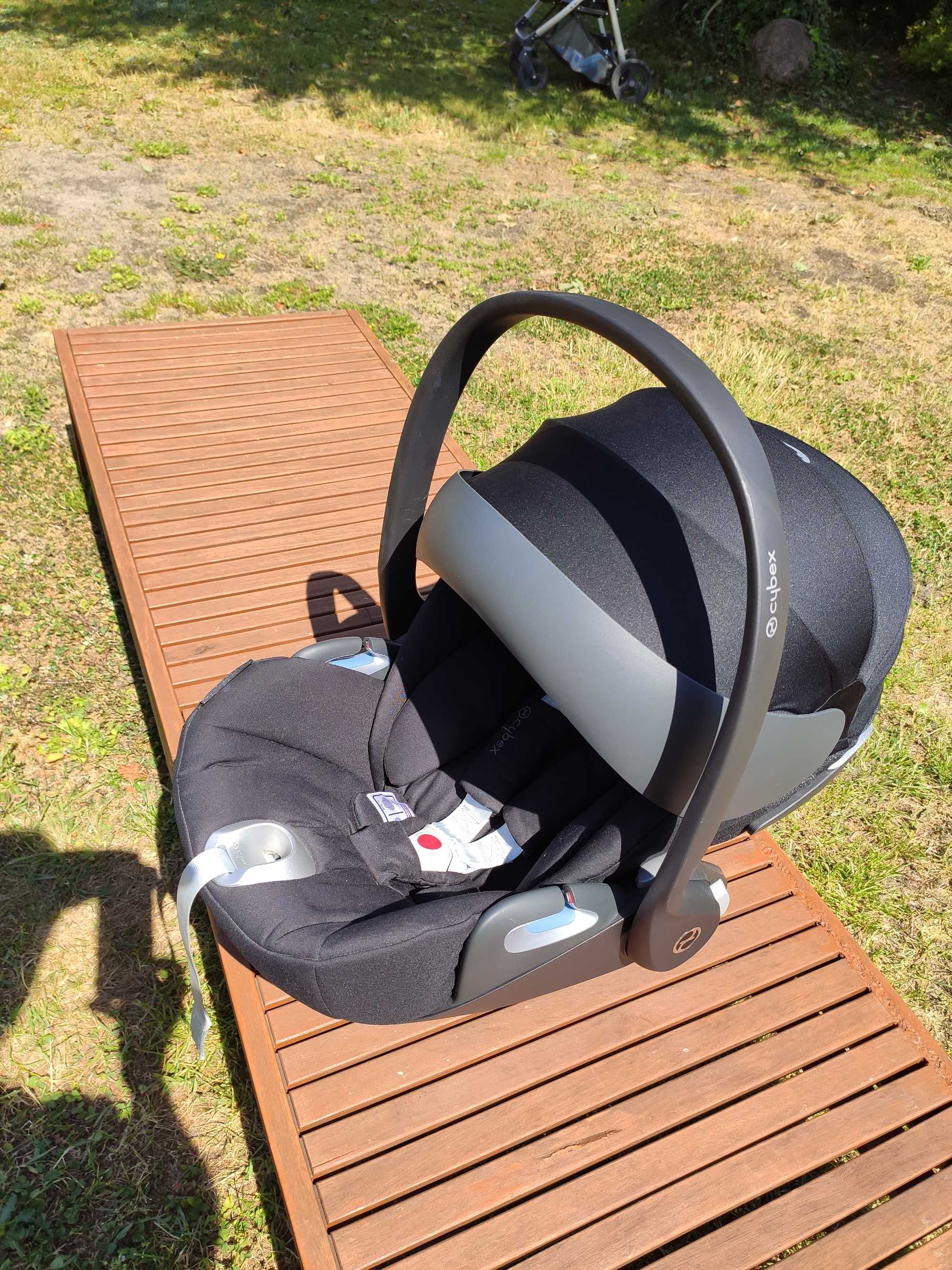 Fotelik Cybex Cloud Z i-Size Deep Black Nosidełko do bazy obrotowej
