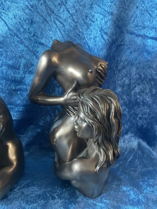 Esculturas femininas altura 21 cm   Anúncios abaixo