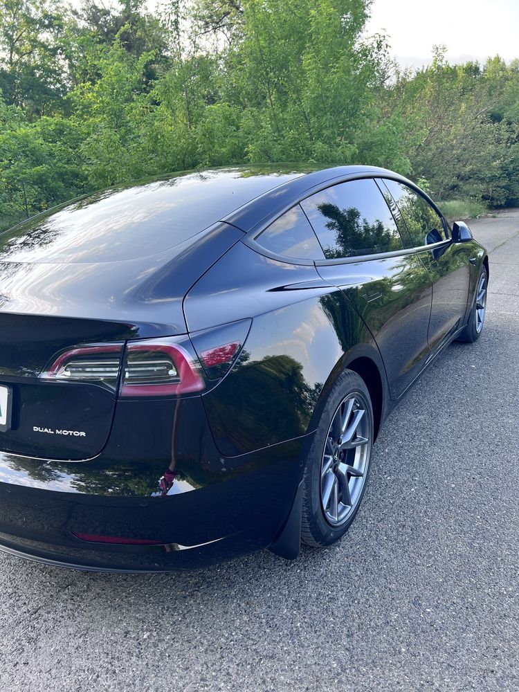 Tesla made 3 2021 рік 7 місяць