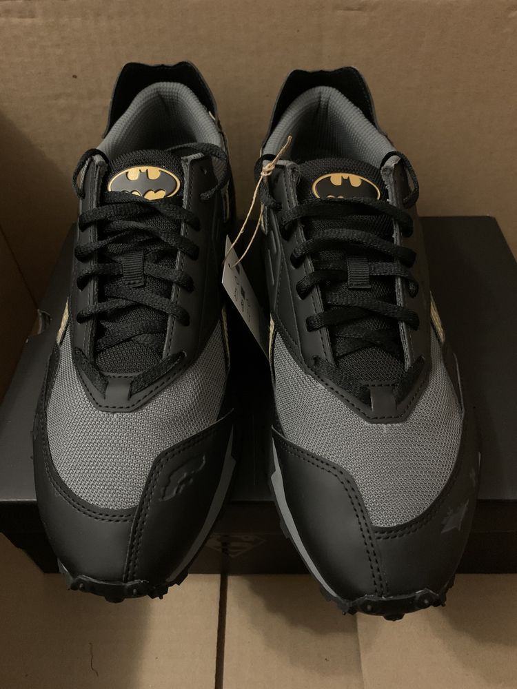 Кроссовки Reebok x DC Batman. LX2200