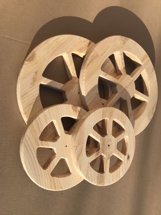 Колесо деревяне декоративне