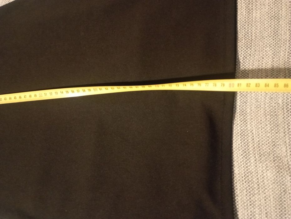 Elegancka sukienka z kołnierzykiem 36