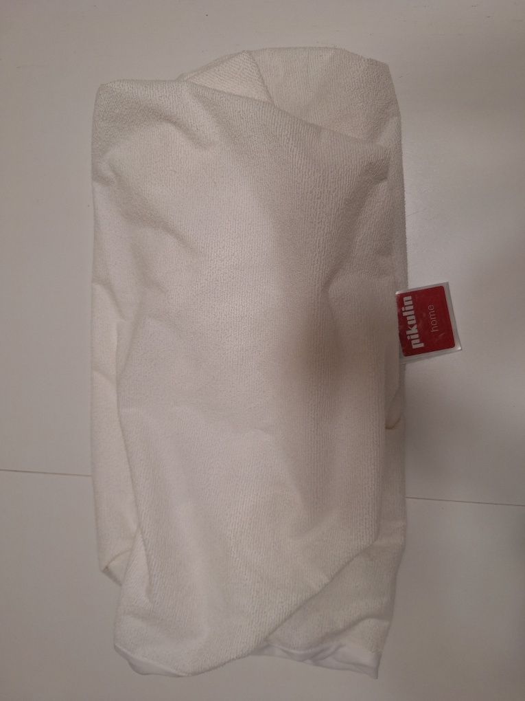 Pikolin bed protection, 60x120 cm. Selling for 5€