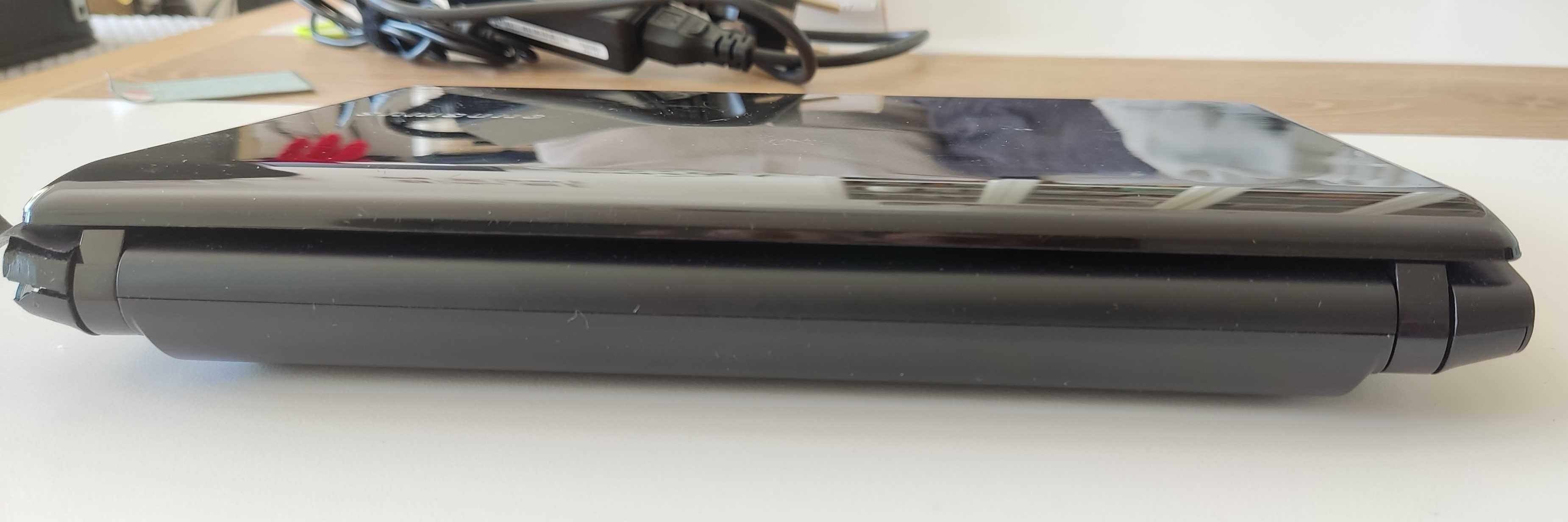 Notebook Samsung NC110 z pokrowcem