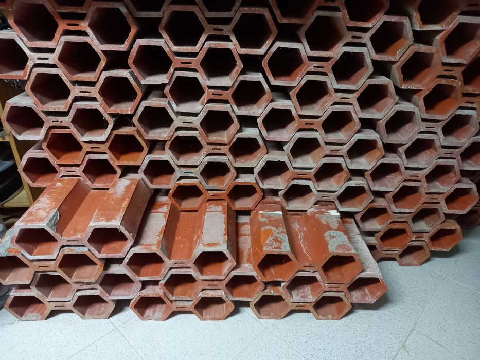 Garrafeira em barro de duas garrafas