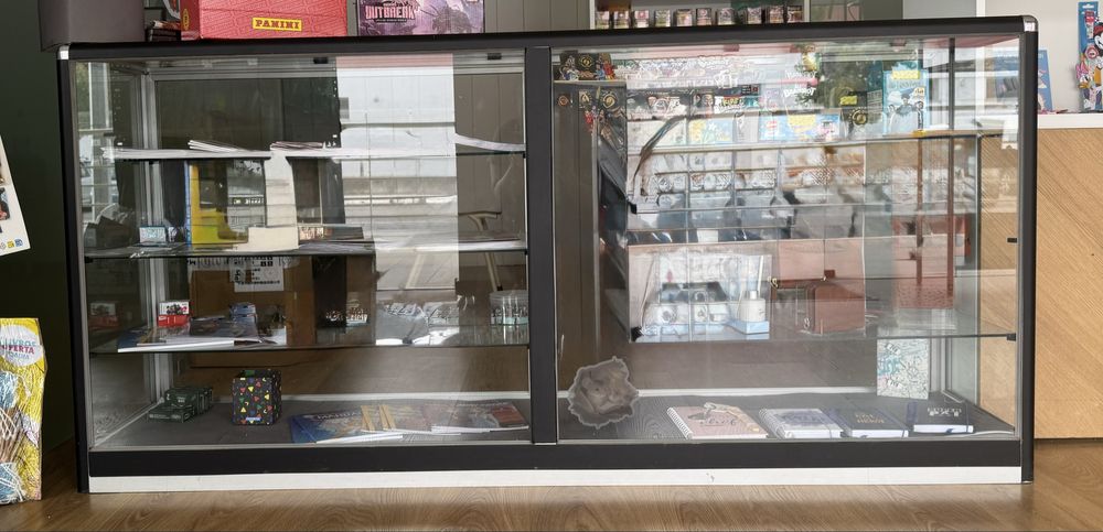 Balcao comercial em vidro