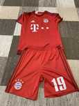 Komplet pilkarski Bayern Munchen dla chlopca 158