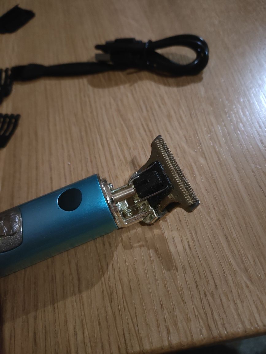 Maszynka, trymer do brody USB C, wyświetlacz LCD