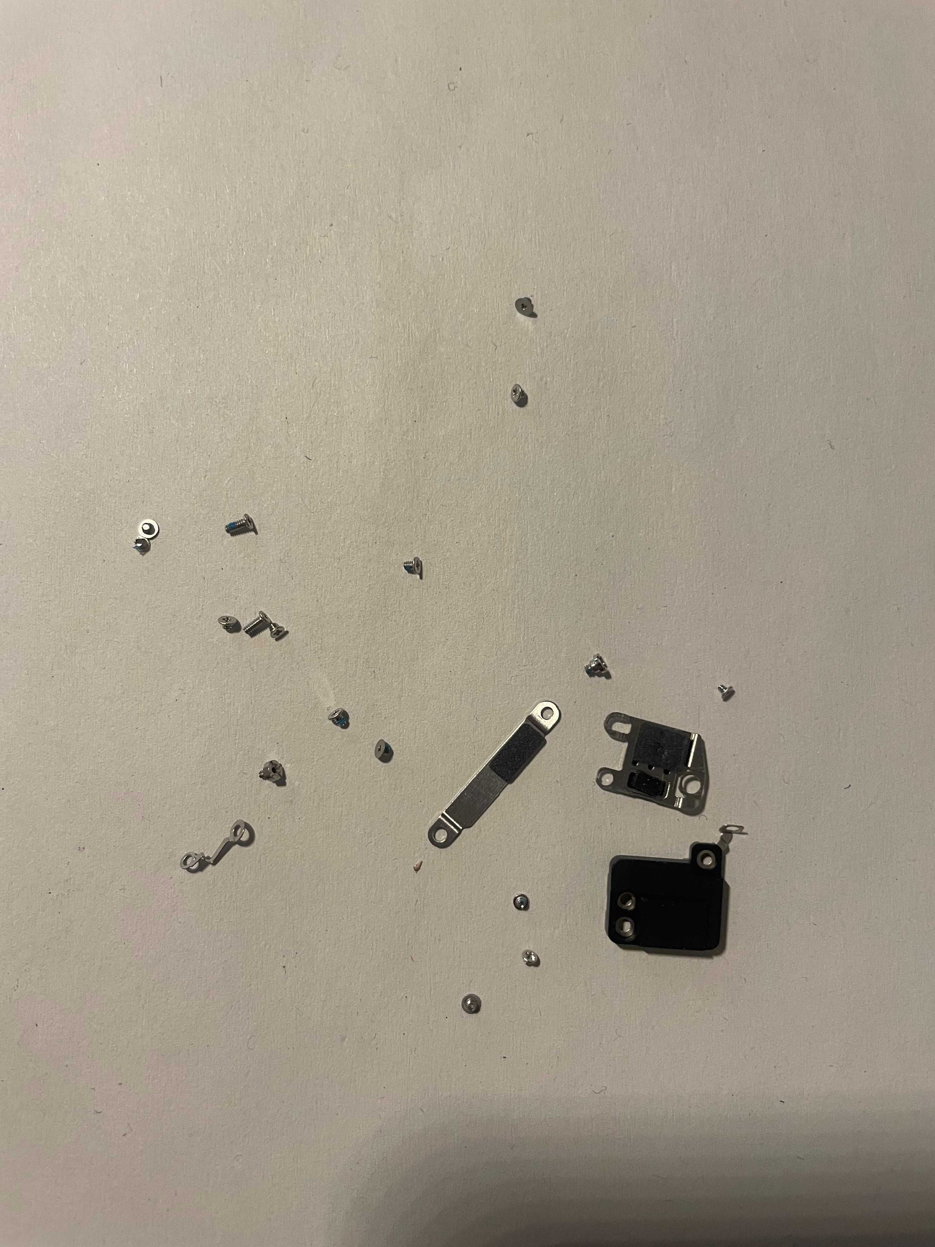 Zestaw śrubek antenka blaszki do iPhone 8+ 8 Plus z demontażu