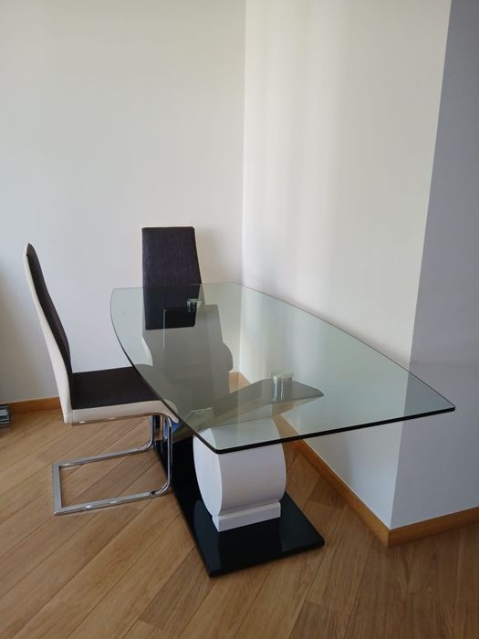 Glass dining table, 6 seats64584812552067122